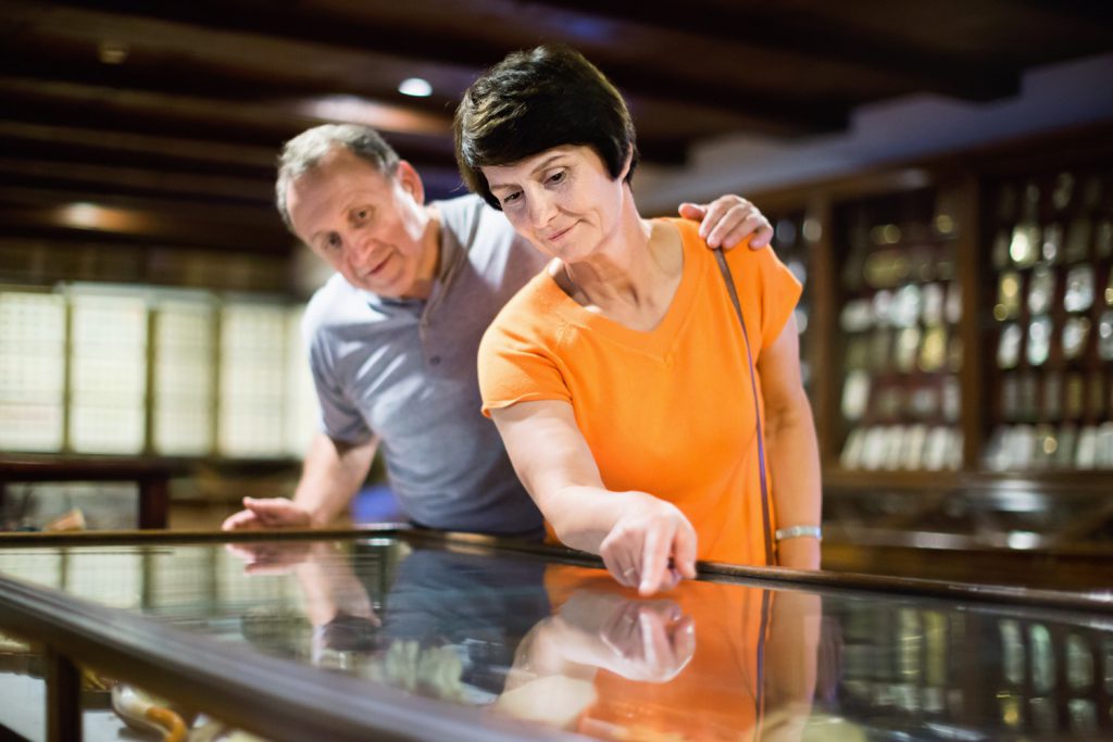 couple in museum